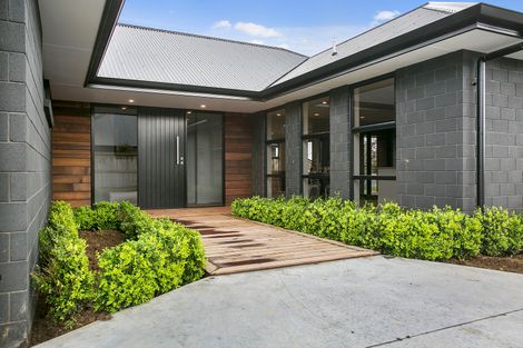 Photo of property in 35 Tulip Drive, Cambridge, 3434