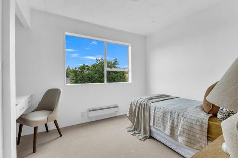 Photo of property in 3b Hunter Place, Merrilands, New Plymouth, 4312