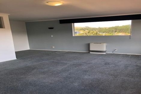Photo of property in 124 Taylor Terrace, Tawa, Wellington, 5028