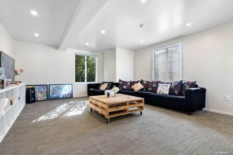 Photo of property in 8 Vickers Crescent, Mangere, Auckland, 2022