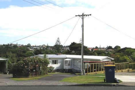 Photo of property in 19 Tui Glen Road, Birkenhead, Auckland, 0626