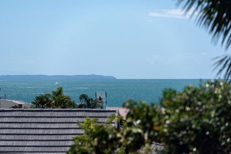 Photo of property in 1/20a Hauraki Road, Hauraki, Auckland, 0622