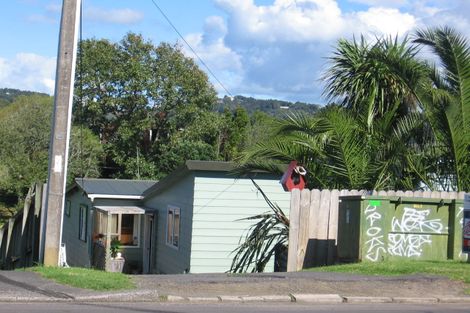 Photo of property in 16 Savoy Road, Glen Eden, Auckland, 0602