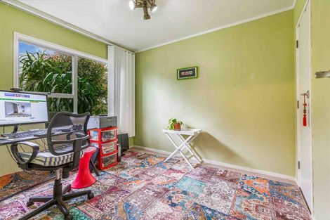 Photo of property in 1/3a Kirrie Avenue, Te Atatu South, Auckland, 0610