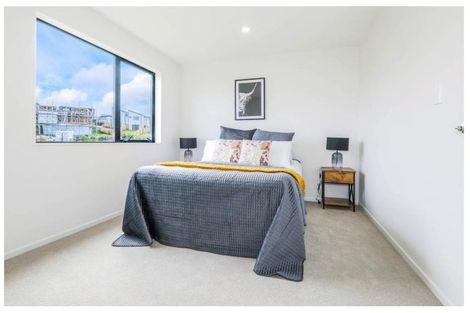 Photo of property in 37a Crestview Rise, Papakura, 2110