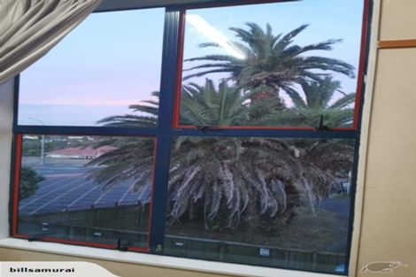 Photo of property in 1/50 Onewa Road, Northcote Point, Auckland, 0627