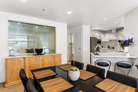 Photo of property in 1i/175 Hurstmere Road, Takapuna, Auckland, 0622