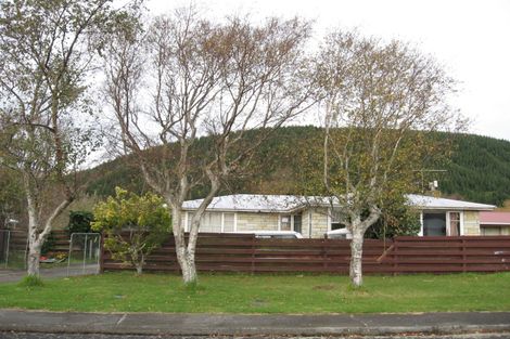Photo of property in 14 Buckley Grove, Paraparaumu, 5032