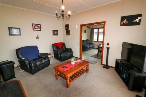 Photo of property in 3 Edward Street, Dannevirke, 4930