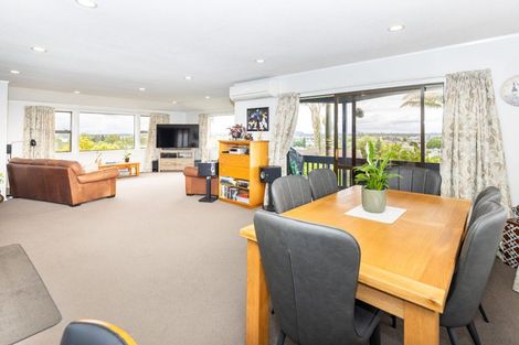 Photo of property in 27 Russleigh Drive, Dinsdale, Hamilton, 3204