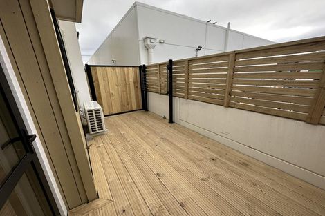 Photo of property in 5/7 Wainuiomata Road, Wainuiomata, Lower Hutt, 5014