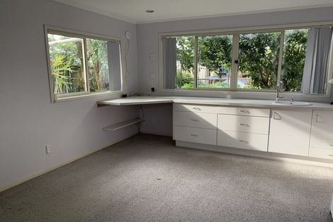 Photo of property in 8 Stokes Avenue, Te Atatu Peninsula, Auckland, 0610