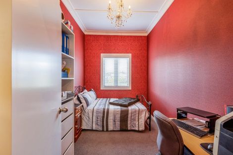 Photo of property in 100 Cole Street, Dannevirke, 4930