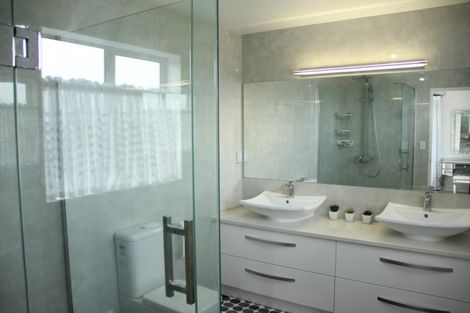 Photo of property in 3 Ascension Crescent, Orewa, 0931