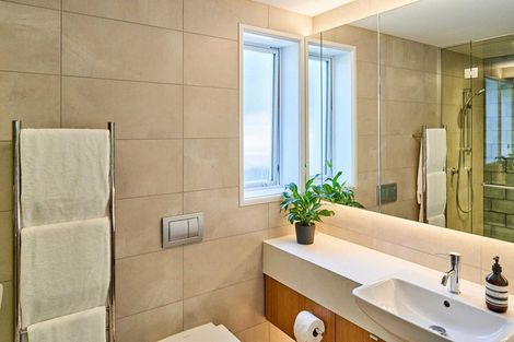 Photo of property in 21 Mahoe Street, Eastbourne, Lower Hutt, 5013