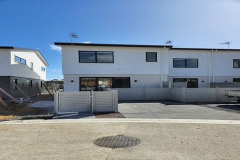 Photo of property in 16 Te Napi Drive, Takanini, 2112