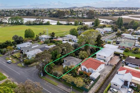 Photo of property in 97 Archibald Road, Kelston, Auckland, 0602