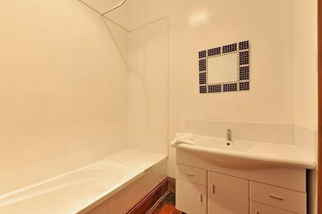 Photo of property in 39 Edinburgh Terrace, Berhampore, Wellington, 6023