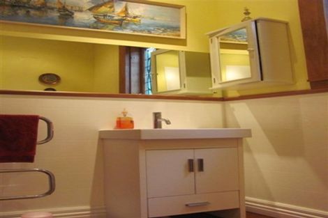 Photo of property in 2 Melrose Crescent, Melrose, Wellington, 6023