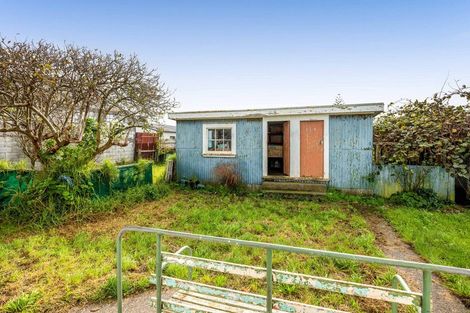 Photo of property in 28 Cambridge Street, Patea, 4520