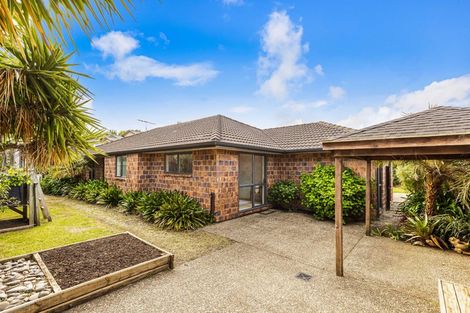 Photo of property in 10 Grassfield Place, Waimauku, 0812