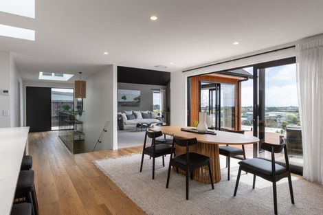 Photo of property in 37 Ruapehu Street, Paraparaumu, 5032