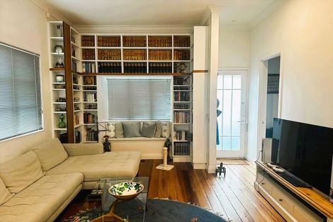 Photo of property in 22 Poplar Grove, Thorndon, Wellington, 6011