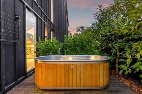 Photo of property in 74 Merivale Lane, Merivale, Christchurch, 8014