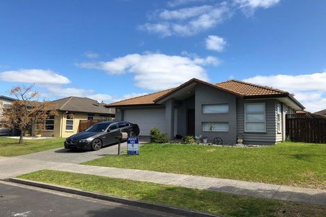 Photo of property in 35 Stranraer Crescent, Wattle Downs, Auckland, 2103