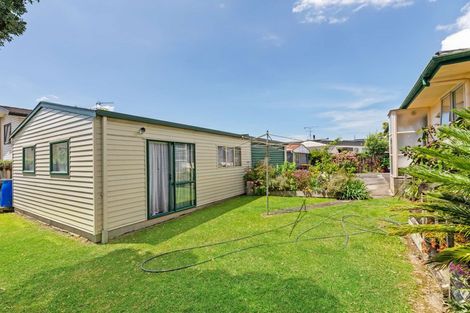 Photo of property in 22 Glynnbrooke Street, Te Atatu South, Auckland, 0610