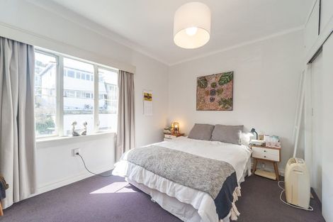 Photo of property in Hamilton Flats, 3/9 Hawker Street, Mount Victoria, Wellington, 6011