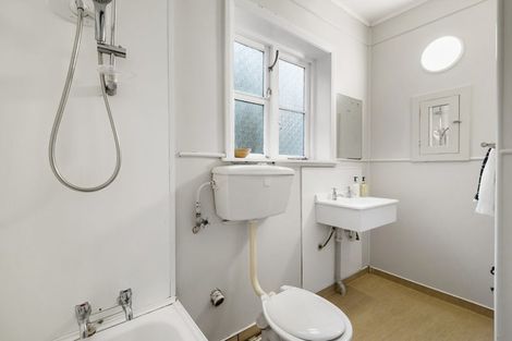 Photo of property in 9b Kerr Street, Devonport, Auckland, 0624