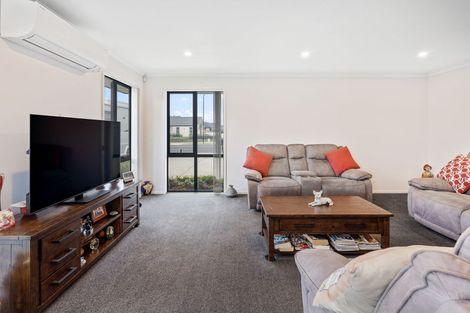 Photo of property in 36 Kitemaunga Avenue, One Tree Point, 0118