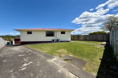 Photo of property in 55 La Rosa Street, Green Bay, Auckland, 0604