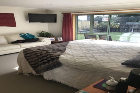 Photo of property in 6 Doneraille Place, Bethlehem, Tauranga, 3110