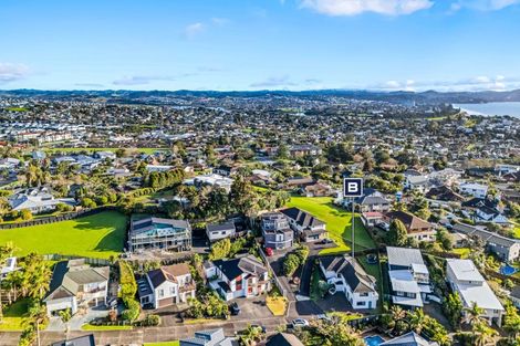 Photo of property in 184b Whangaparaoa Road, Red Beach, 0932