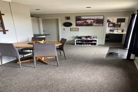 Photo of property in 15 Poneke Drive, Waikanae, 5036