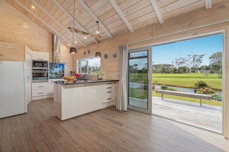 Photo of property in 107 Benjamin Place, Matarangi, Whitianga, 3592