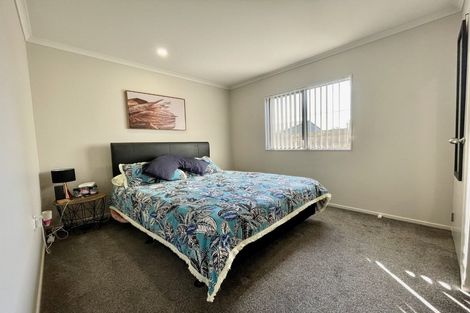 Photo of property in 51b Woodside Road, Massey, Auckland, 0614