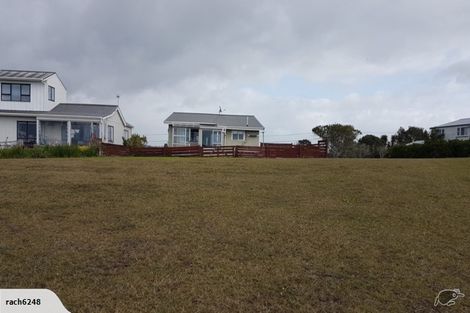 Photo of property in 18 Shakespear Road, Army Bay, Whangaparaoa, 0930