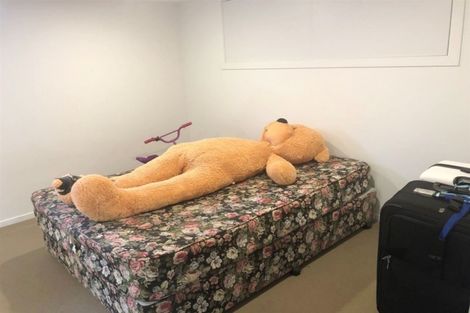 Photo of property in 17 Beverly Place, New Lynn, Auckland, 0600