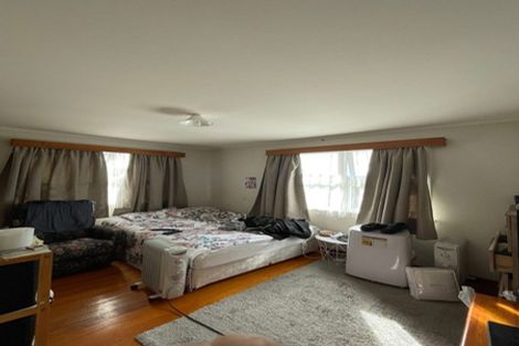 Photo of property in 5 Lex Avenue, Green Bay, Auckland, 0604