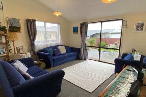 Photo of property in 124 Roberts Line, Kelvin Grove, Palmerston North, 4414