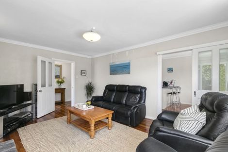Photo of property in 41 Pukatea Street, Eastbourne, Lower Hutt, 5013