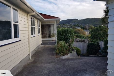 Photo of property in 9a Rewa Terrace, Tawa, Wellington, 5028