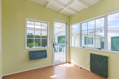 Photo of property in 82 Mclauchlan Street, Springlands, Blenheim, 7201