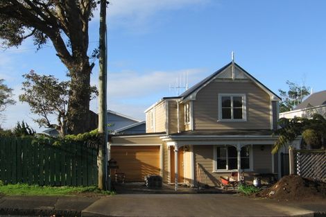 Photo of property in 3 Kent Road, Regent, Whangarei, 0112