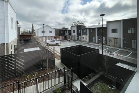 Photo of property in 4 Hoopers Road, Glen Eden, Auckland, 0602