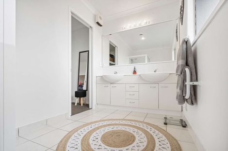 Photo of property in 1 Limes Avenue, Parklands, Christchurch, 8083