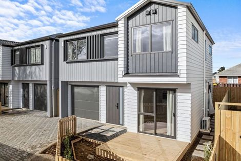 Photo of property in 16 Gossamer Drive, Pakuranga Heights, Auckland, 2010